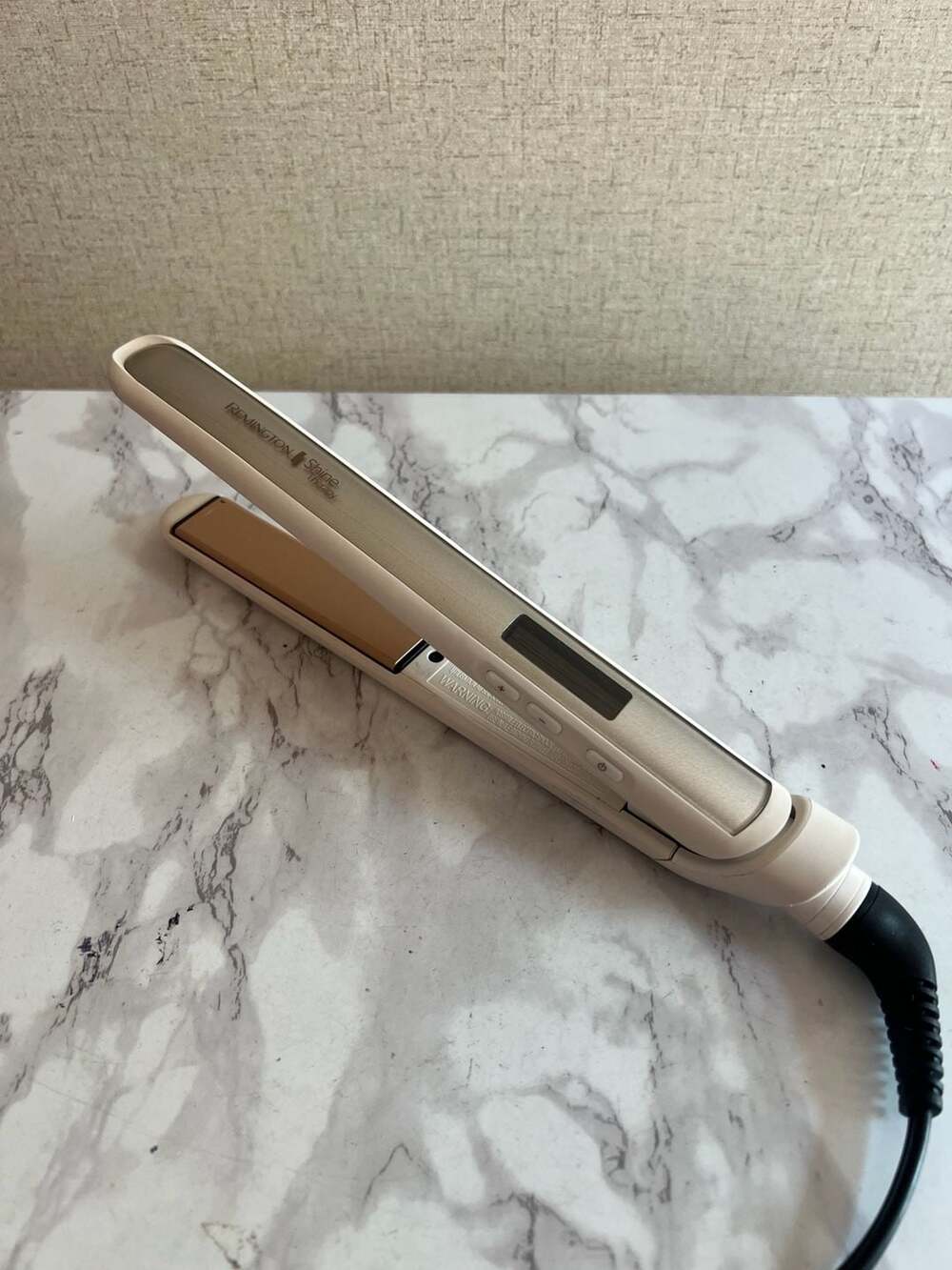 Remington Shine Therapy Argan Oil and Keratin Infused 1-Inch Hair Straightener F